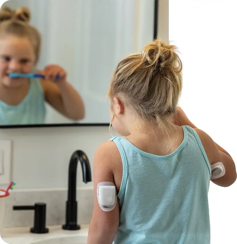 nordic-infucare-kid-wearing-pod-brushing-teeth (1)